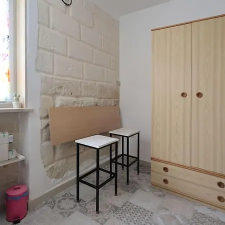 A7Passi Salento Stone - Indipendent With Private Bathroom - Kitchenette - Completa Di Tutto Lecce Exterior photo